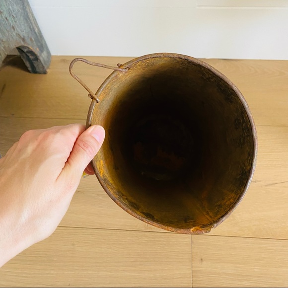 ♥️ Antique ♥️ Old Primitive Metal Salmon Pink Floral Stand Flower Holder - Picture 7 of 8